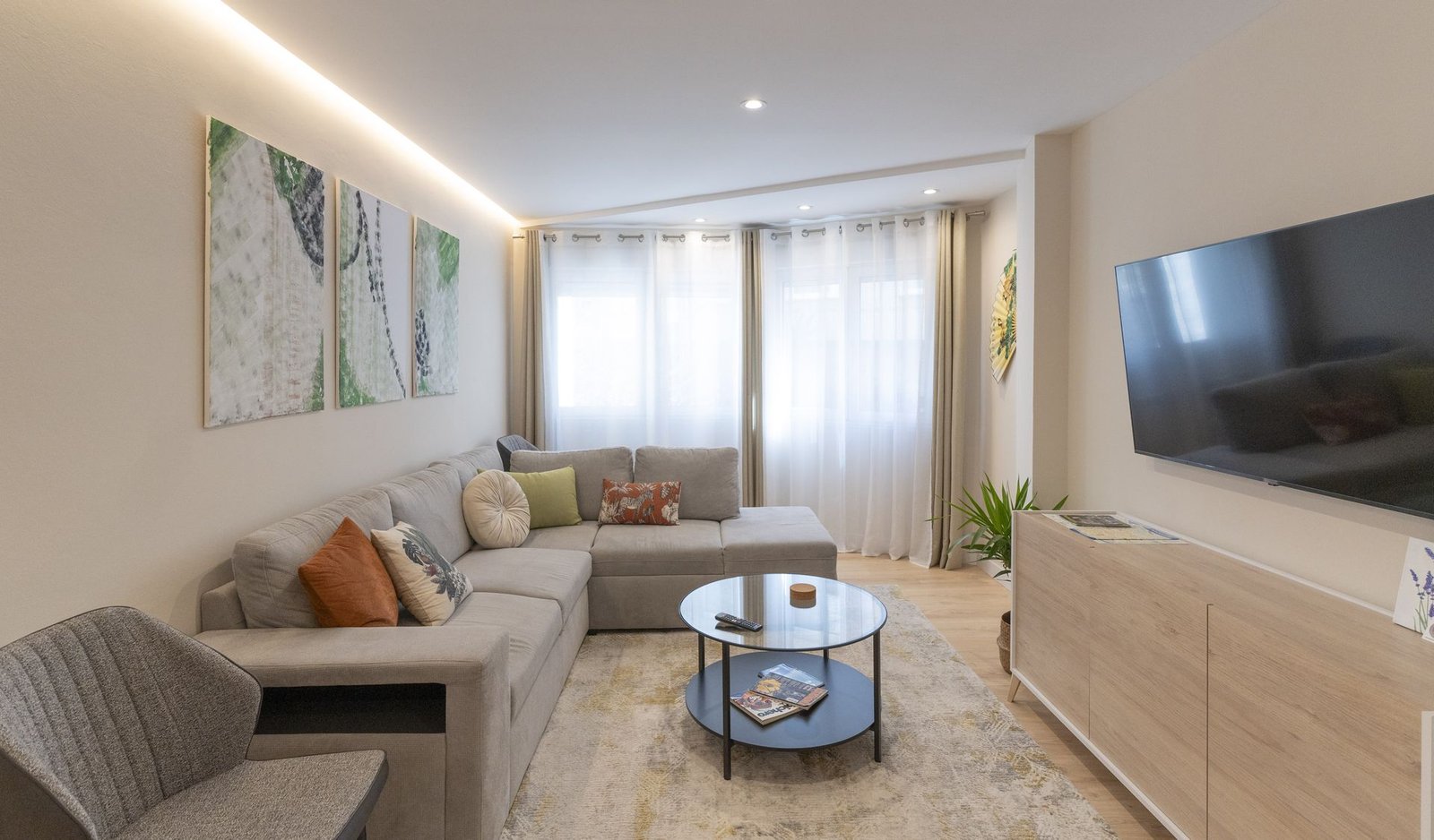Salón de un piso reformado, fotografía de inmueble